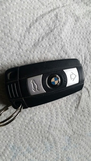 De BMW sleutel  gevonden