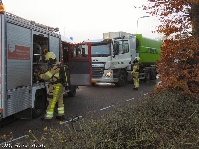Vuilniswagen in brand aan de Brethouwerstraat