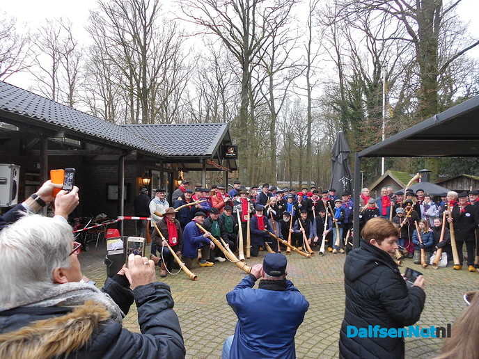 Niet zoeg’n (zuigen) ma blaozen (blazen)