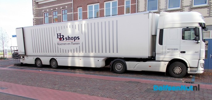 HB: De verhuiswagens staan bijna klaar