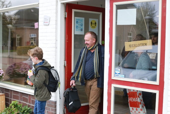 Sleuteloverdracht bij stichting de Enk - Foto: Ingezonden foto
