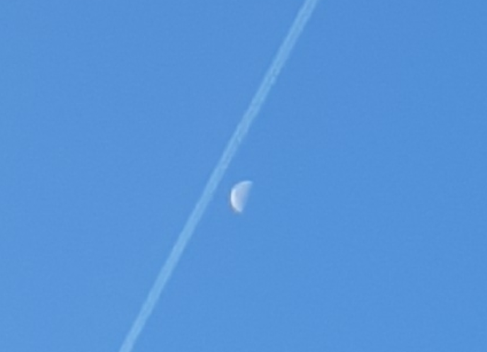 Eerste vliegtuig vanaf de maan? - Foto: Ingezonden foto