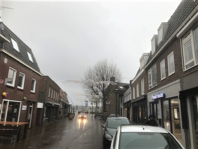 Feest- of sfeerverlichting hangt weer - Foto: Ingezonden foto