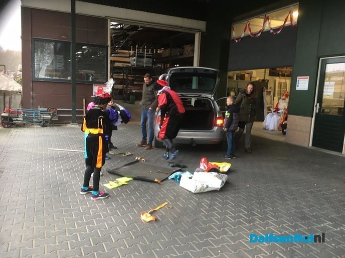 Sint op bezoek bij Bouwbedrijf Bongers - Foto: Ingezonden foto