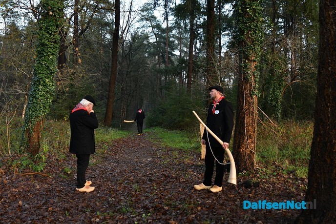 Midwinterhoorns klinken over Hoonhorst en in het Sterrebos - Foto: Johan Bokma