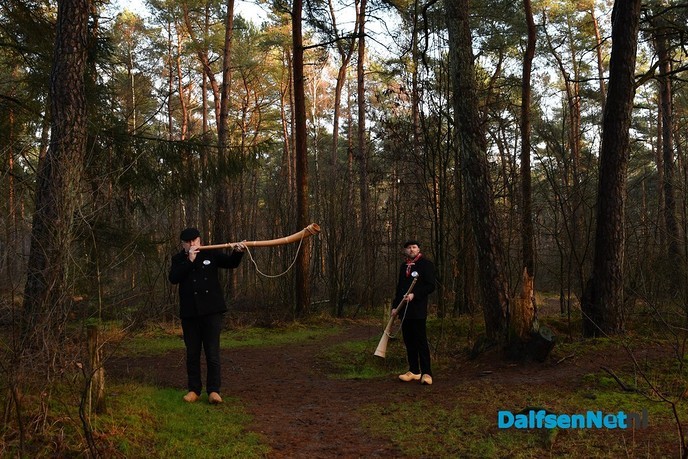 Midwinterhoorns klinken over Hoonhorst en in het Sterrebos - Foto: Johan Bokma