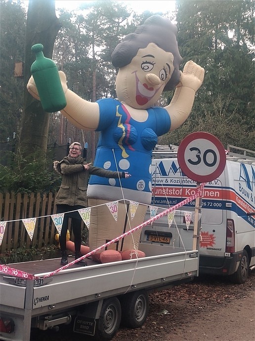 Feest in Sterrenbos: Debby gaat helemaal los