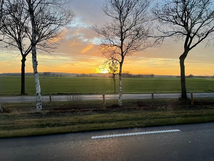 Zonsopkomst Lemelerberg vanmorgen - Foto: Ingezonden foto