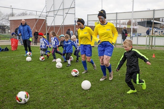 Voetbalpieten verrassen Kabouters USV - Foto: Eigen geleverde foto