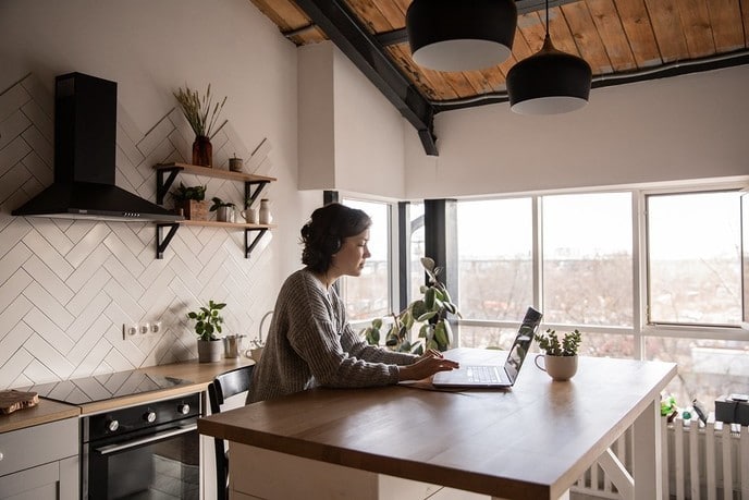 Fit blijven achter je bureau, deze gadgets helpen je!