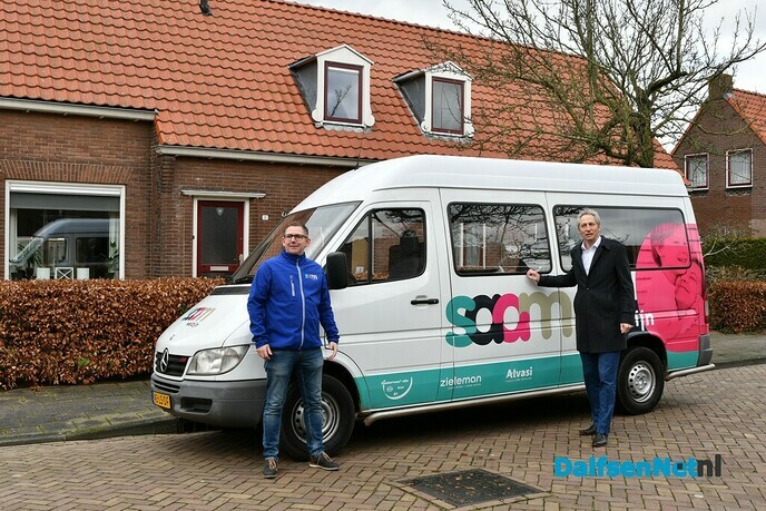 Opvallende bus Saam Welzijn rijd binnenkort in de gemeente Dalfsen - Foto: Johan Bokma