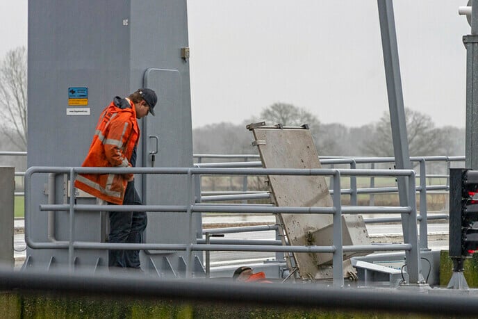 Onderhoud hydrauliek Vechtbrug Dalfsen - Foto: Paul Scholten