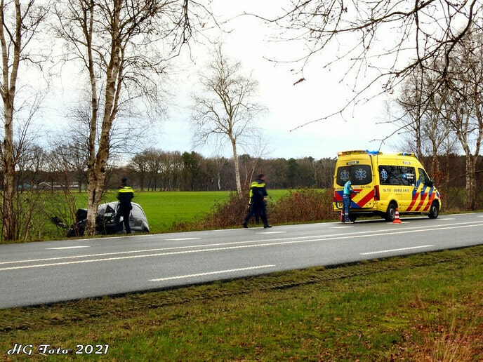 Caddy raakt het spoor bijster op de N348