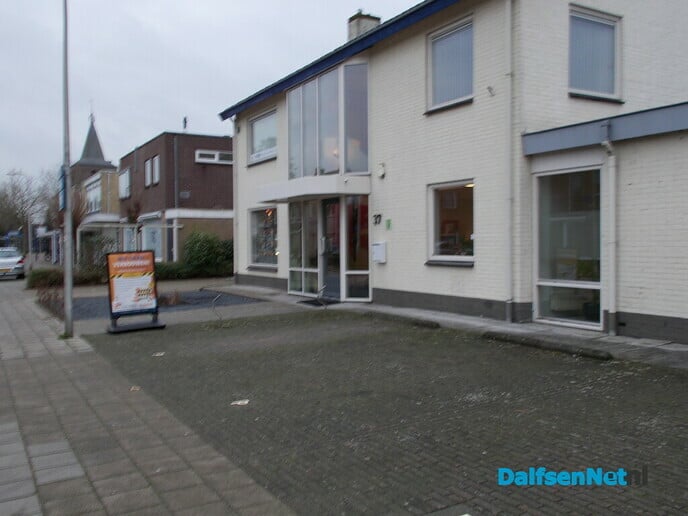 Verhuizing bank en makelaarskantoor