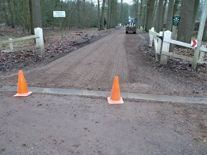 Verbetering toegang parkeerplaats Huize Den Berg