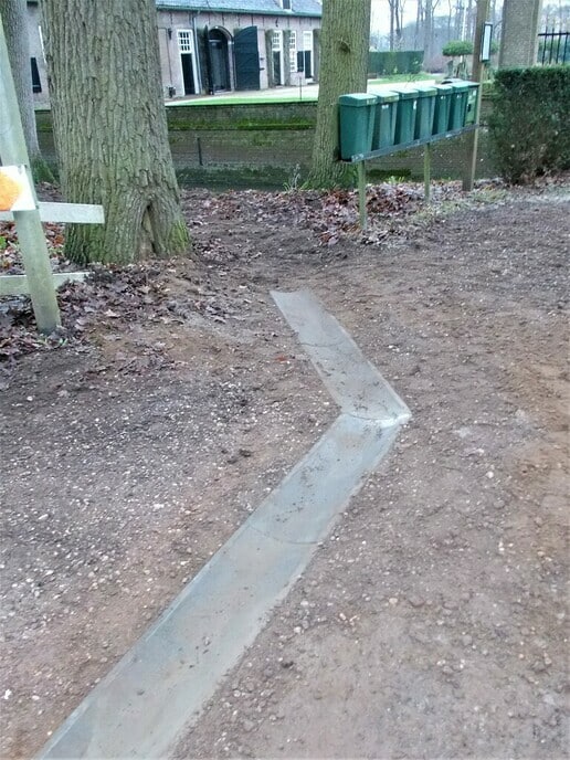 Verbetering toegang parkeerplaats Huize Den Berg