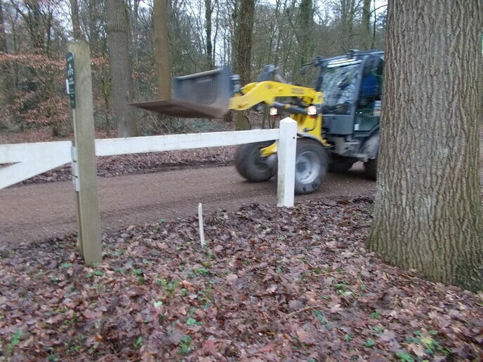 Verbetering toegang parkeerplaats Huize Den Berg
