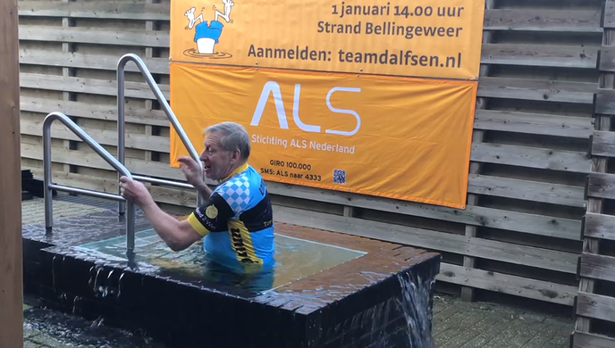 Beelden Nieuwjaarsduik van Jan Ardesch - Foto: Eigen geleverde foto