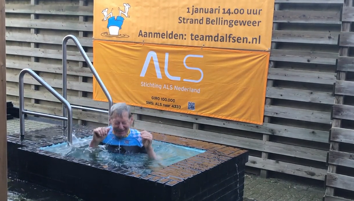 Beelden Nieuwjaarsduik van Jan Ardesch - Foto: Eigen geleverde foto