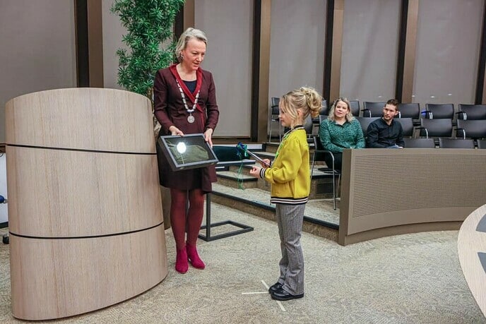  Myla Groenendijk eerste kinderburgemeester van Dalfsen - Foto: Gemeente Dalfsen