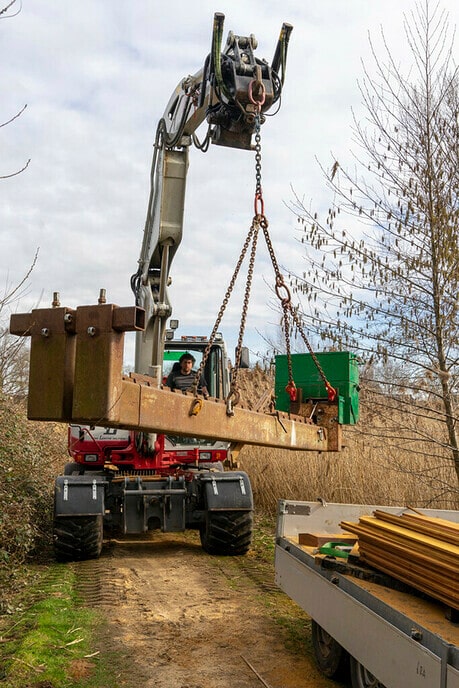 Groot onderhoud houten bruggetje Bellingeweer - Foto: Paul Scholten