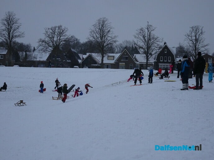 Rond de ijsbaan Stokvisdennen - Foto: Ingezonden foto