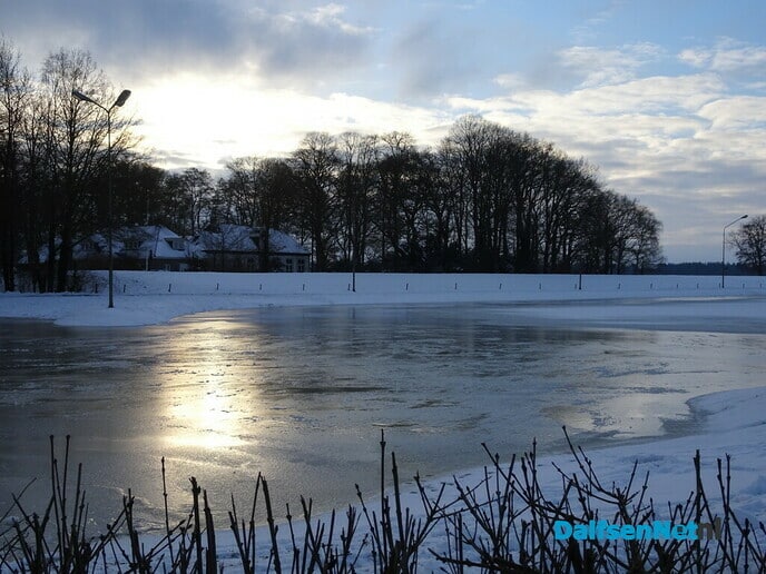 Rond de ijsbaan Stokvisdennen - Foto: Ingezonden foto
