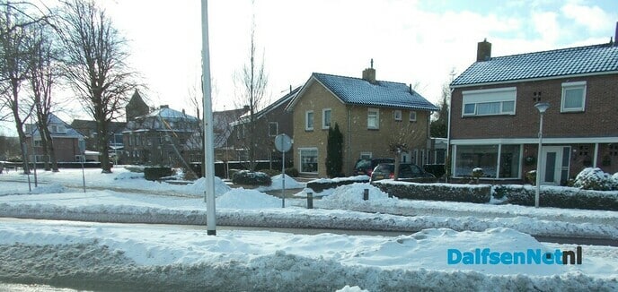 Sneeuw langs de weg