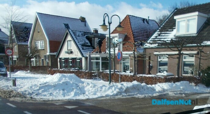 Sneeuw langs de weg