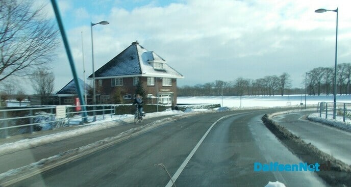 Sneeuw langs de weg