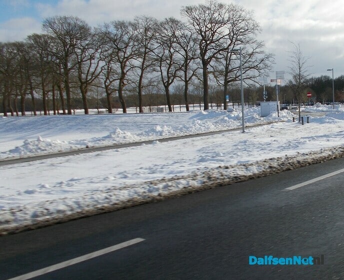 Sneeuw langs de weg