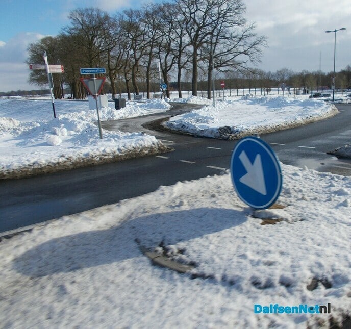 Sneeuw langs de weg