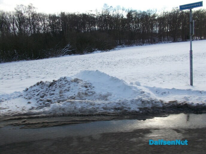 Sneeuw langs de weg