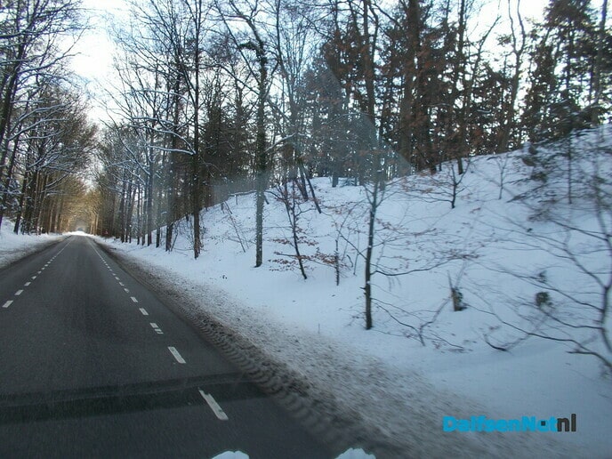 Sneeuw langs de weg