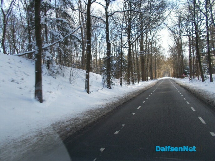 Sneeuw langs de weg