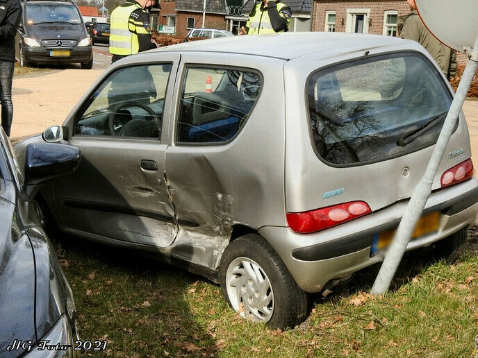 Aanrijding Dommelerdijk / Middeldijk.