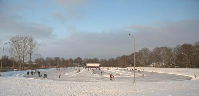 Vrolijk ijsbaan nieuws - Foto: Ingezonden foto