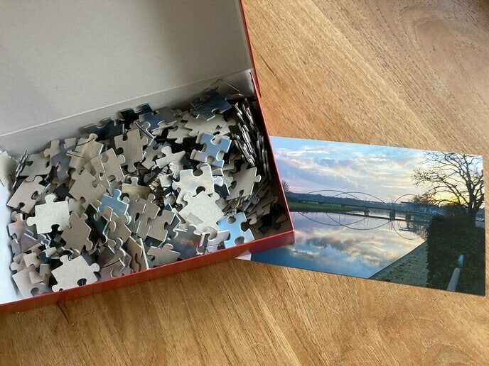 De Zonnebloem verrast gasten en vrijwilligers met een legpuzzel - Foto: Eigen geleverde foto