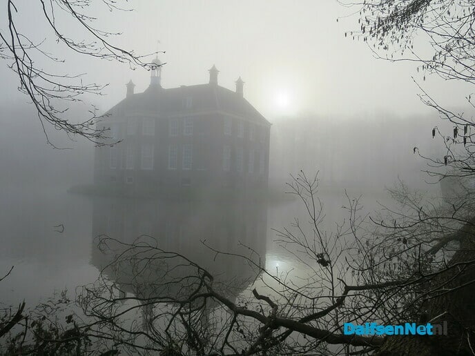 Den Berg in de mist en doorbrekende zon - Foto: Wim