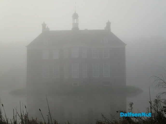 Den Berg in de mist en doorbrekende zon - Foto: Wim