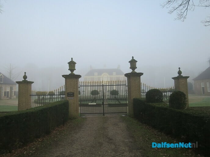 Den Berg in de mist en doorbrekende zon - Foto: Wim