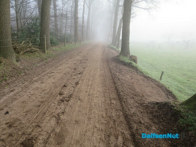 Den Berg in de mist en doorbrekende zon - Foto: Wim