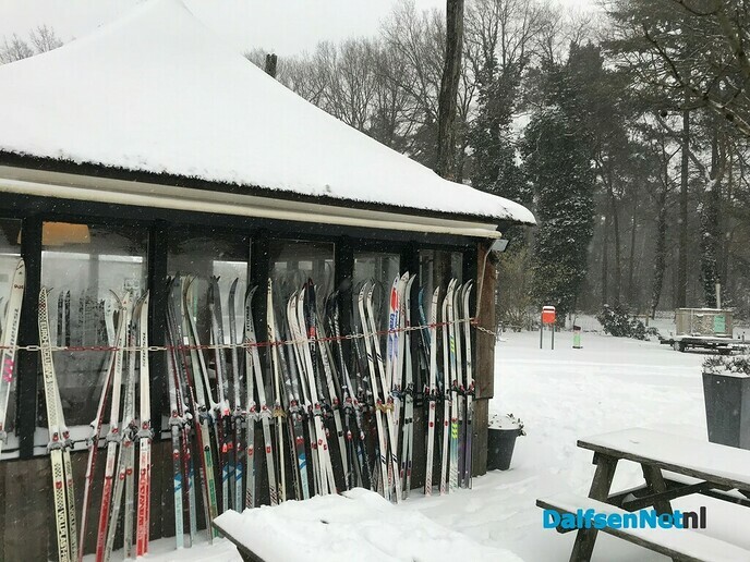 Ongekend veel sneeuw in het Sterrebos, heel veel