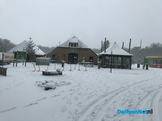 Ongekend veel sneeuw in het Sterrebos, heel veel