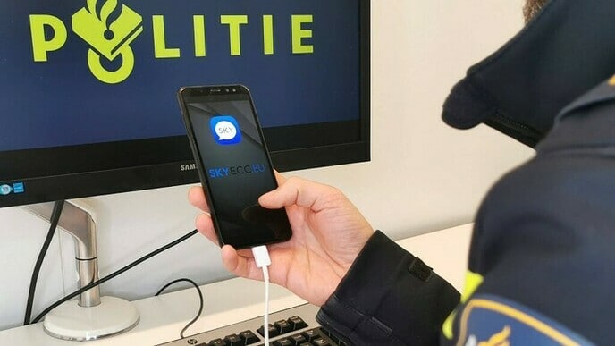 Oplichting via cryptovaluta: meerdere aanhoudingen - Foto: Politie