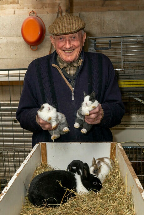 Jan Veldhuis is een echte dierenvriend - Foto: Paul Scholten