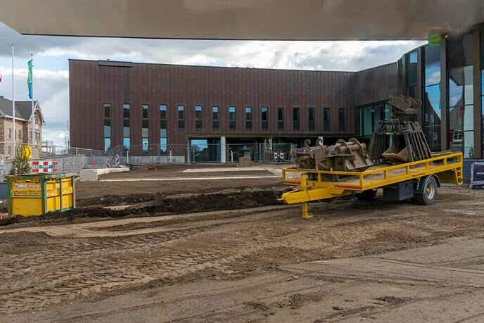 Voorplein gemeentehuis (voortgang) - Foto: Paul Scholten