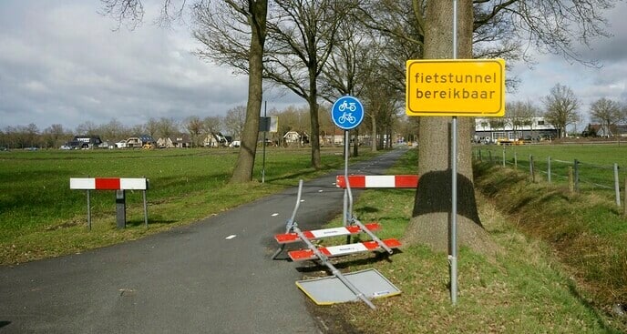 Werkzaamheden aan parallelweg-zuid Hessenweg - Foto: Paul Scholten