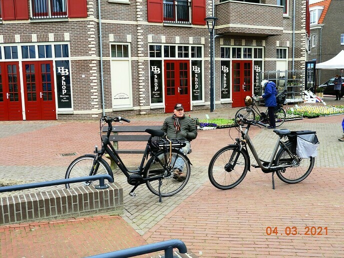 Bankje getest - Foto: Ingezonden foto