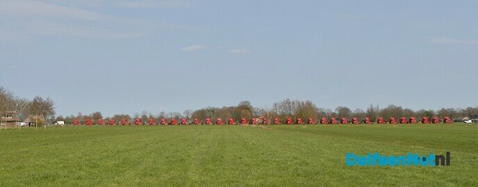 Collega’s MDI logistics brengen eerbetoon aan ernstig zieke collega - Foto: Johan Bokma